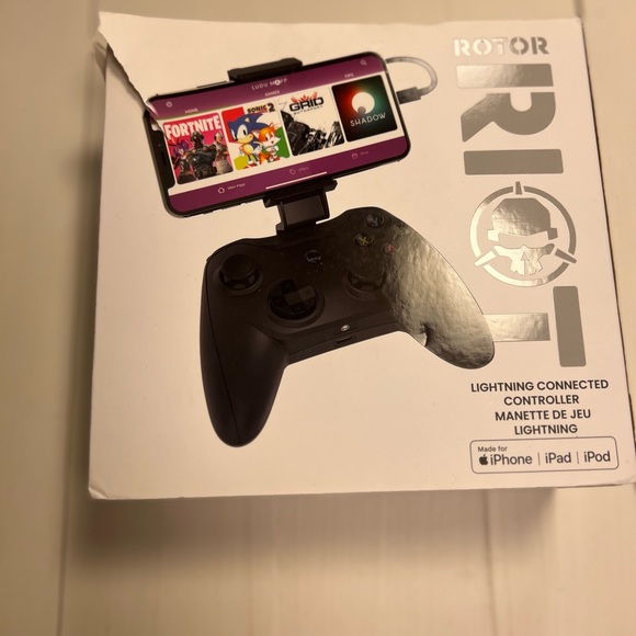 Rotor Riot Gaming Controller for iPhone, iPad - Picture 3 of 3